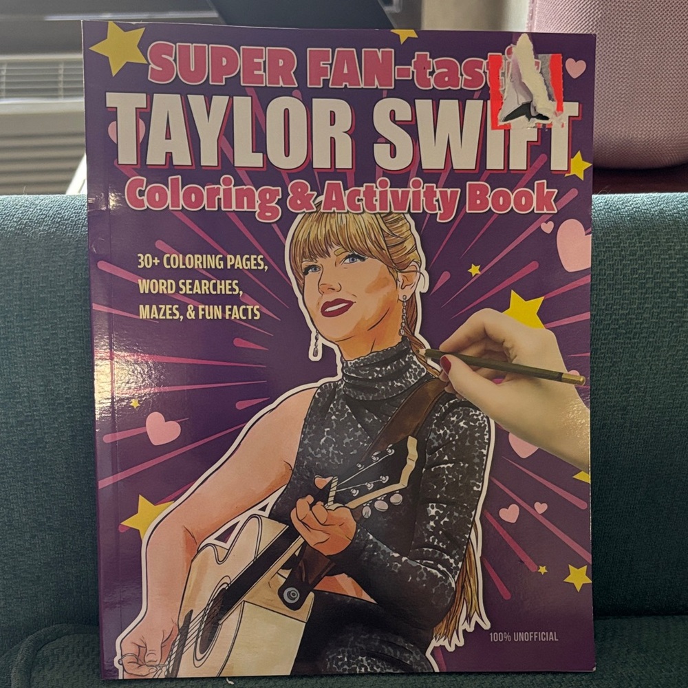 Taylor Swift Super Fan-tastic Coloring & Activity Book